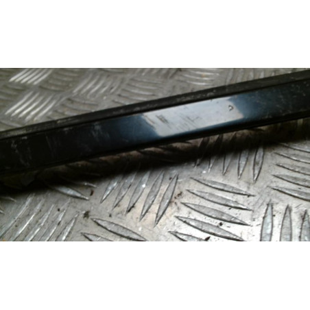 Baguette de porte avant gauche MERCEDES CLASSE C 203 COUPE SPORT PHASE 1 d’occasion