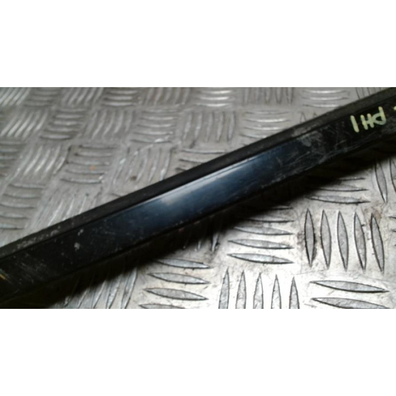 Baguette de porte avant gauche MERCEDES CLASSE C 203 COUPE SPORT PHASE 1 d’occasion