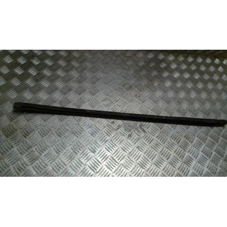 Baguette de porte avant gauche MERCEDES CLASSE C 203 COUPE SPORT PHASE 1 d’occasion