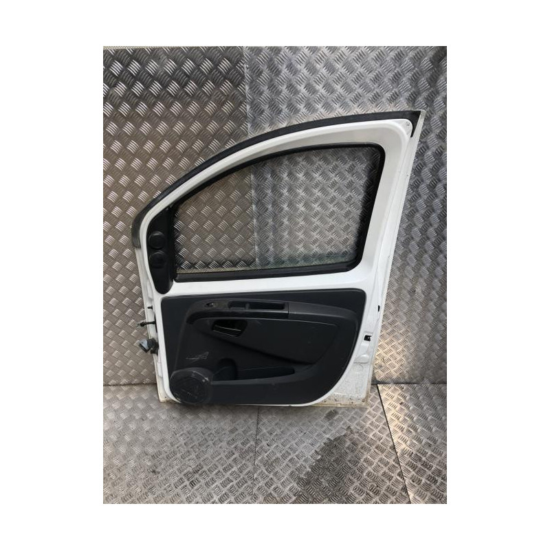 Porte avant droit CITROEN NEMO d’occasion