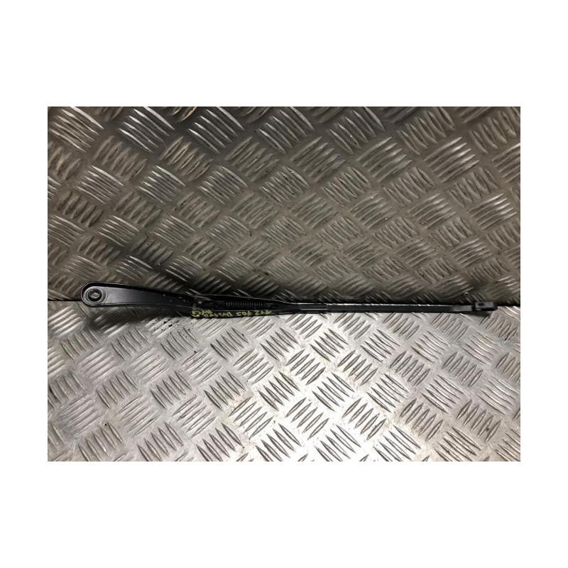 Bras essuie glace avant gauche DACIA DUSTER 1 PHASE 1 d’occasion