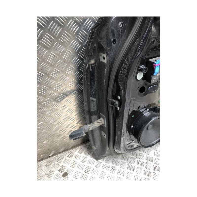 Porte avant droit VOLKSWAGEN TOURAN 3 d’occasion