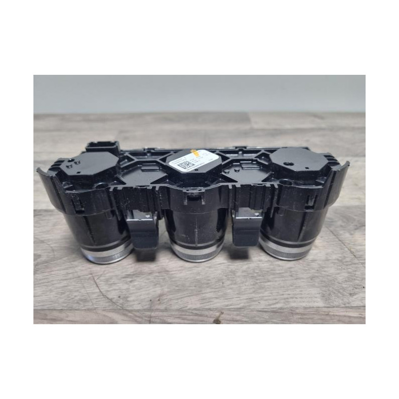 Commande chauffage DACIA DUSTER 2 PHASE 1 d’occasion