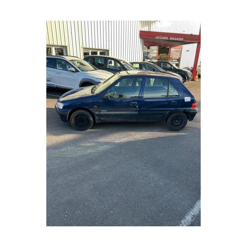 Feu arriere principal droit (feux) PEUGEOT 106 PHASE 2 d’occasion