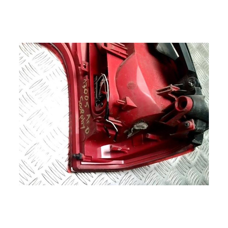 Feu arriere principal droit (feux) PEUGEOT 5008 1 PHASE 1 d’occasion