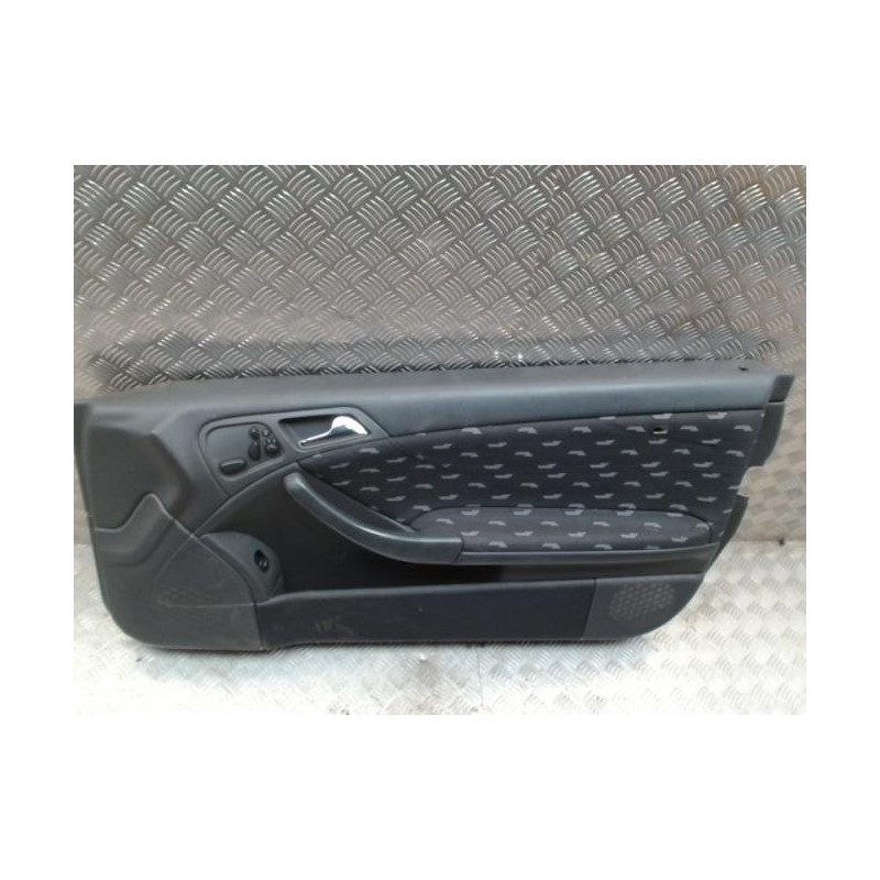 Panneau de porte avant droit MERCEDES CLASSE C 203 COUPE SPORT PHASE 1 d’occasion