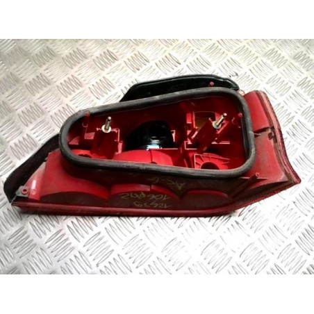 Feu arriere principal gauche (feux) PEUGEOT 106 PHASE 2 d’occasion