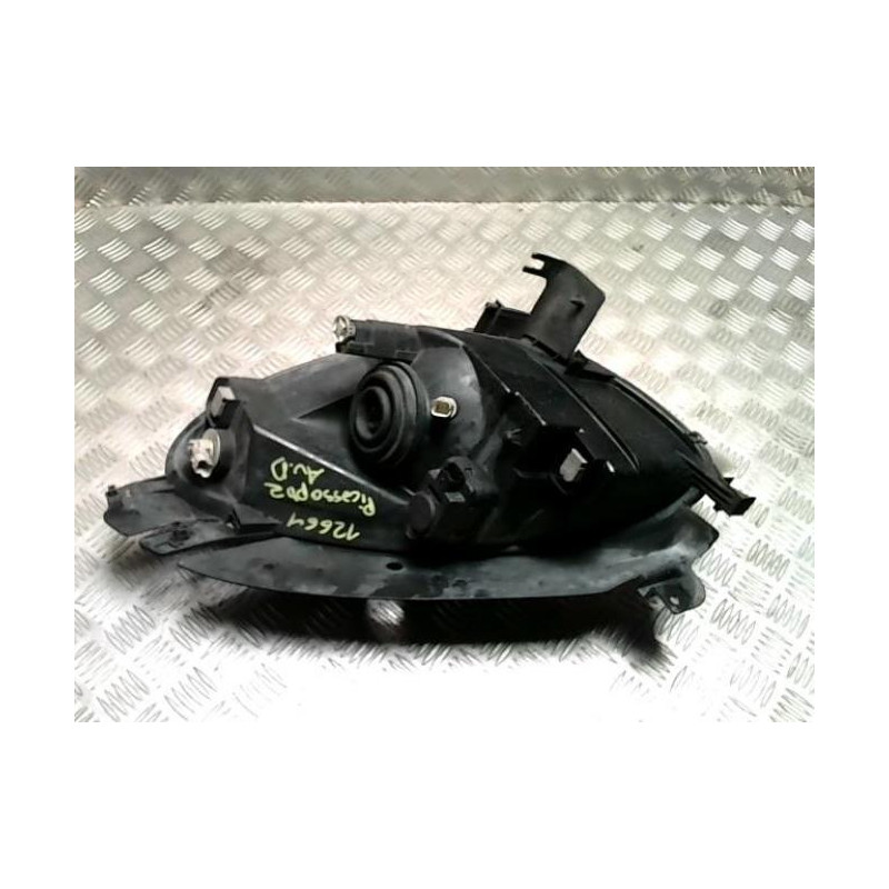 Optique avant principal droit (feux)(phare) CITROEN XSARA PICASSO PHASE 2 d’occasion