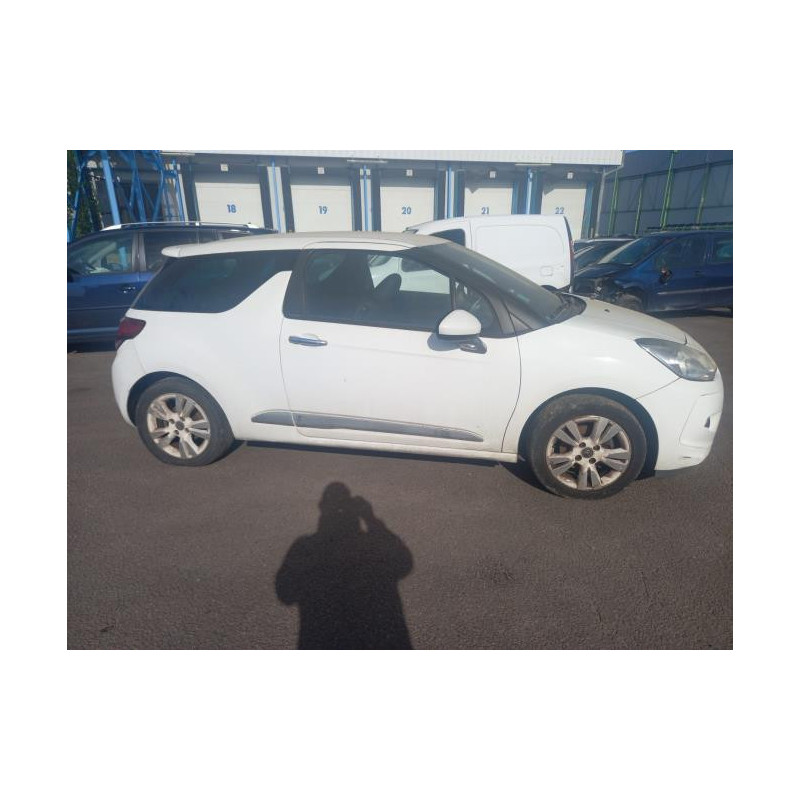 Porte avant droit CITROEN DS3 PHASE 1 d’occasion