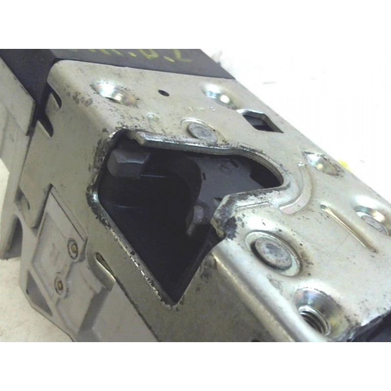 Serrure arriere droit PEUGEOT 406 PH2 BERLINE (8B) HDI d’occasion