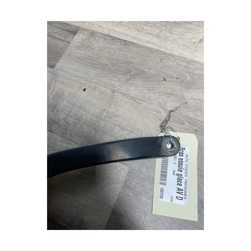 Bras essuie glace avant droit FIAT 500X PHASE 2 d’occasion