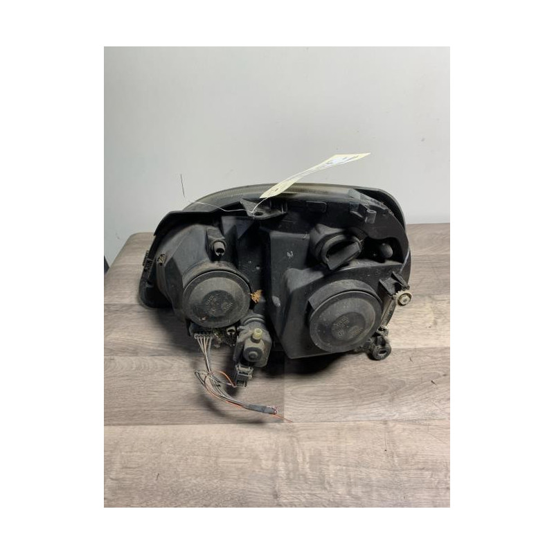 Optique avant principal droit (feux)(phare) RENAULT CLIO 2 PHASE 2 d’occasion