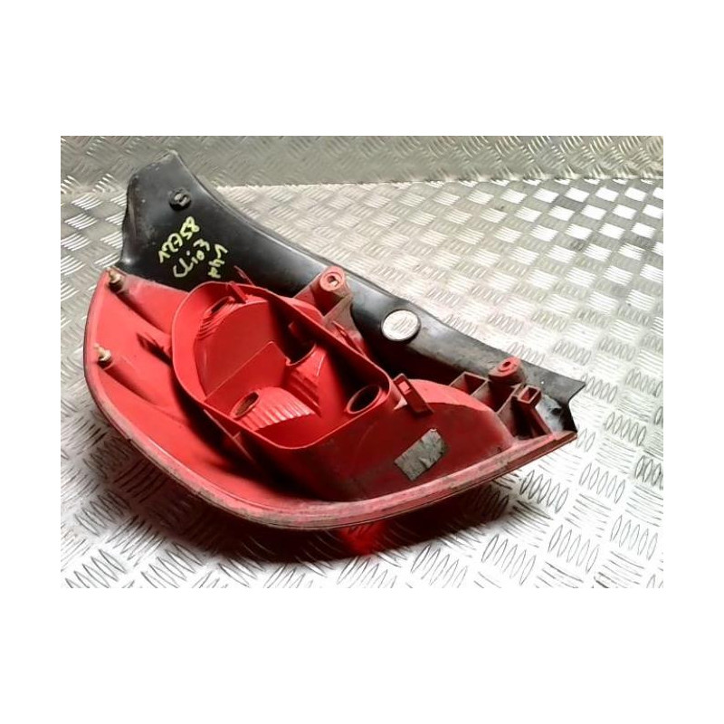 Feu arriere principal droit (feux) RENAULT CLIO 3 PHASE 1 d’occasion