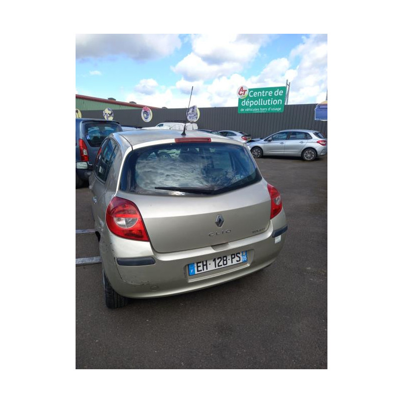 Feu arriere principal droit (feux) RENAULT CLIO 3 PHASE 1 d’occasion