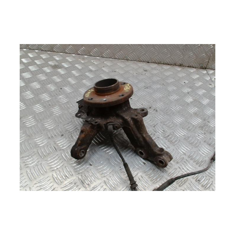 Fusee avant gauche RENAULT CLIO 4 PHASE 1 d’occasion