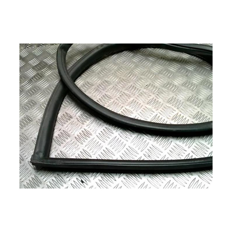 Joint de porte arriere droite CITROEN C6 d’occasion