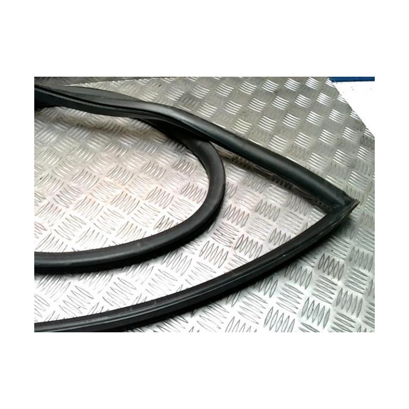 Joint de porte arriere droite CITROEN C6 d’occasion