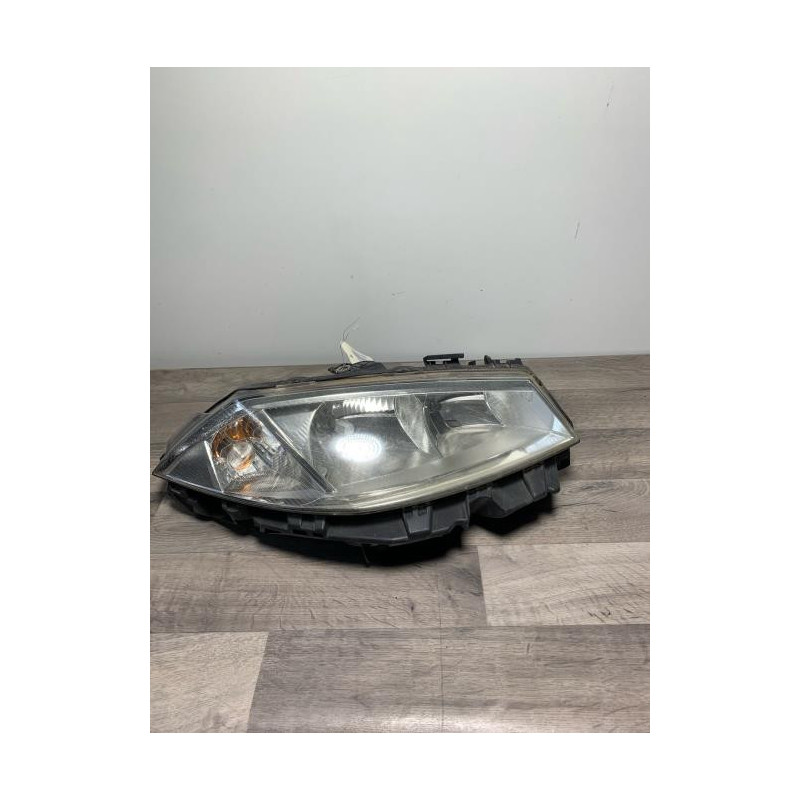 Optique avant principal droit (feux)(phare) RENAULT MEGANE 2 d’occasion