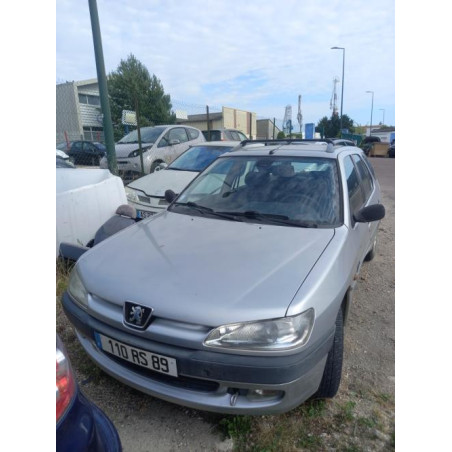 Pare choc avant PEUGEOT 306 BREAK d’occasion