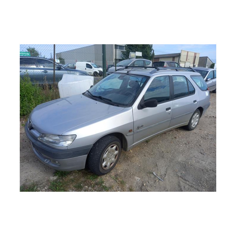 Pare choc avant PEUGEOT 306 BREAK d’occasion