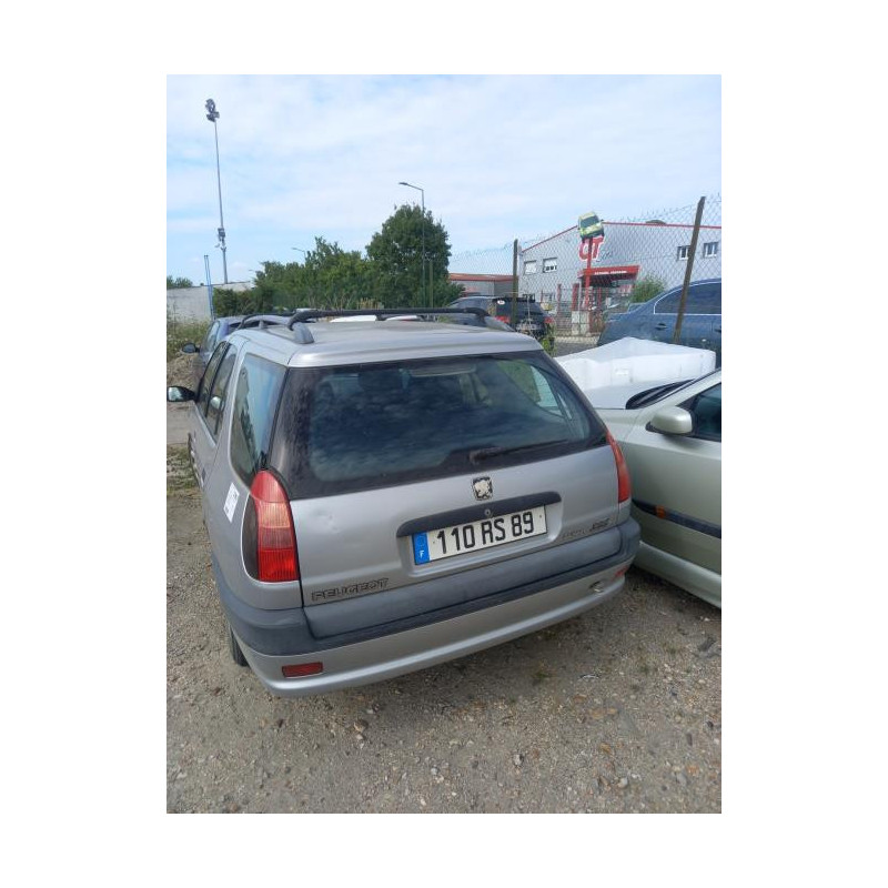 Pare choc avant PEUGEOT 306 BREAK d’occasion