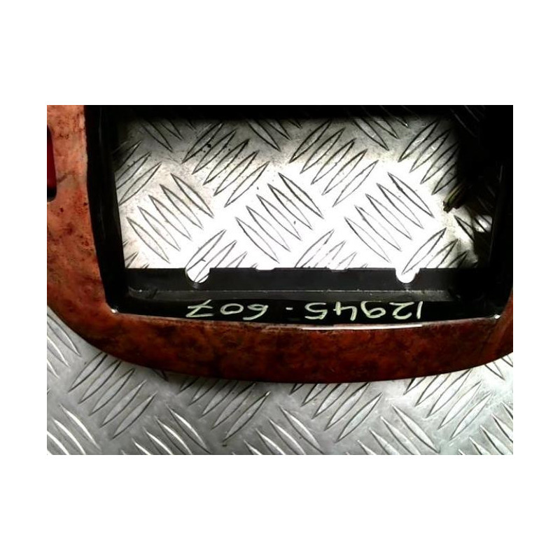 Aerateur tableau de bord PEUGEOT 607 PHASE 1 d’occasion