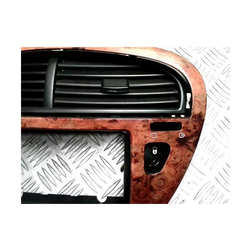 Aerateur tableau de bord PEUGEOT 607 PHASE 1 d’occasion