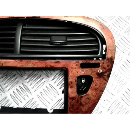 Aerateur tableau de bord PEUGEOT 607 PHASE 1 d’occasion