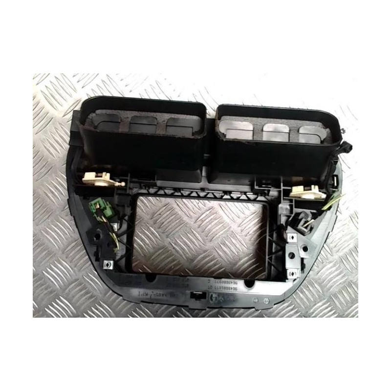 Aerateur tableau de bord PEUGEOT 607 PHASE 1 d’occasion