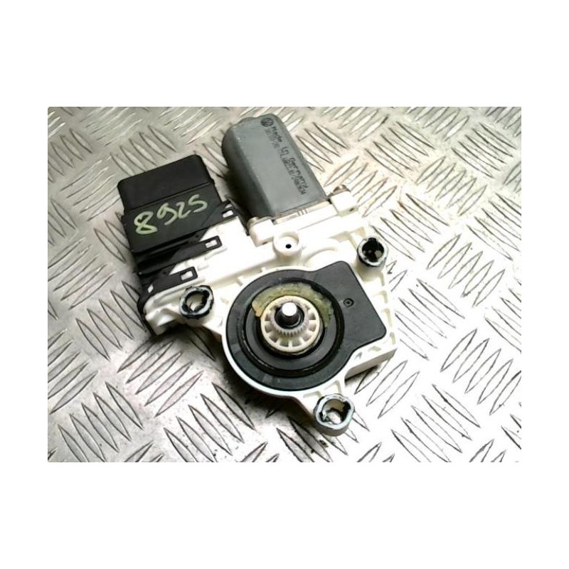 Moteur leve vitre arriere droit VOLKSWAGEN GOLF 4 d’occasion