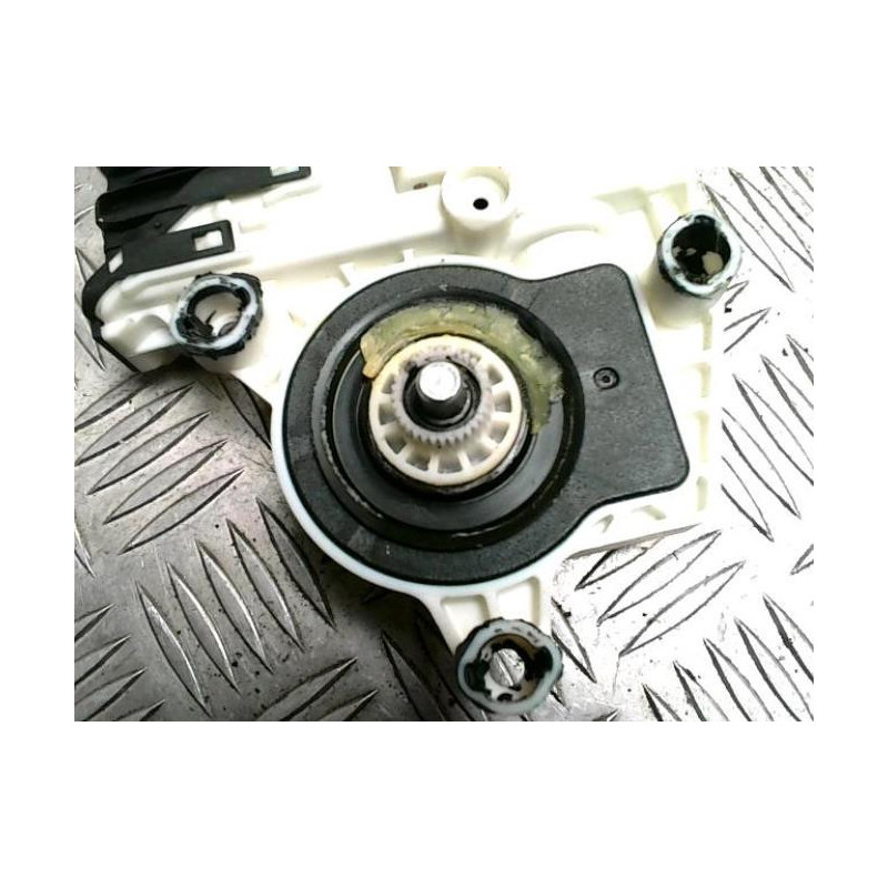 Moteur leve vitre arriere droit VOLKSWAGEN GOLF 4 d’occasion