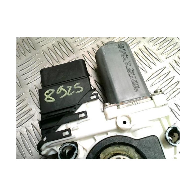 Moteur leve vitre arriere droit VOLKSWAGEN GOLF 4 d’occasion