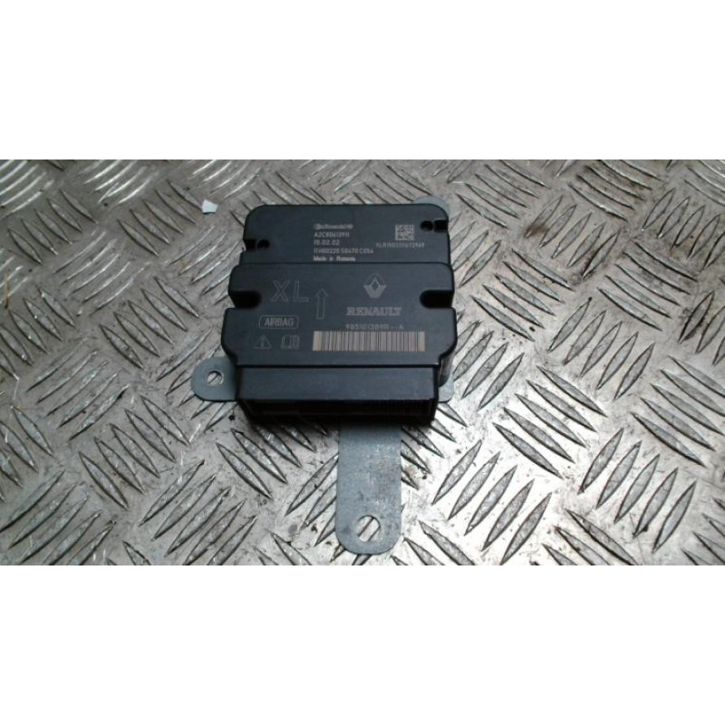 Boitier air bag RENAULT CLIO 4 PHASE 1 d’occasion