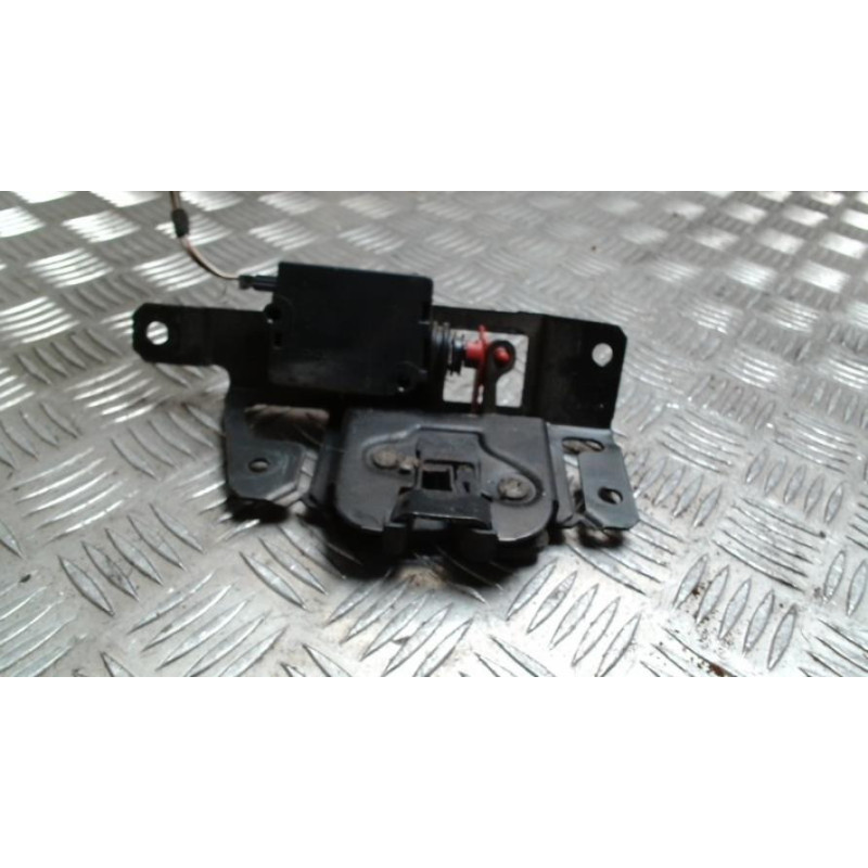 Serrure de coffre BMW X3 E83 PHASE 1 d’occasion
