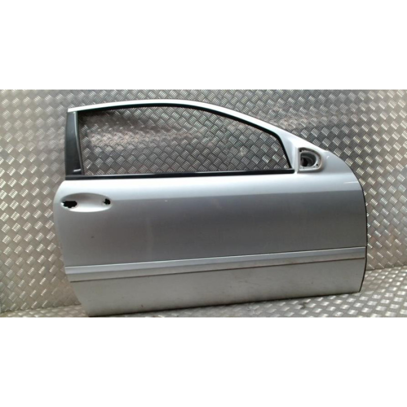 Porte avant droit MERCEDES CLASSE C 203 COUPE SPORT PHASE 1 d’occasion