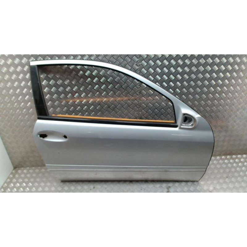 Porte avant droit MERCEDES CLASSE C 203 COUPE SPORT PHASE 1 d’occasion
