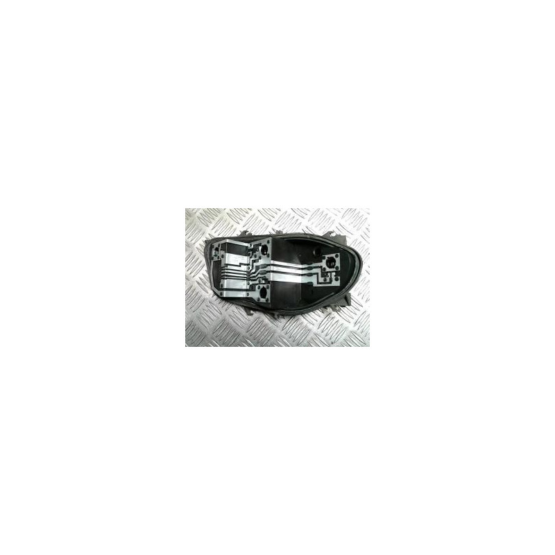 Platine feu arriere droit RENAULT CLIO 3 PHASE 1 d’occasion