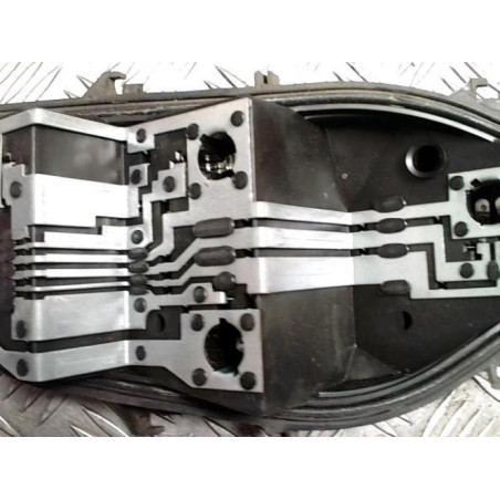 Platine feu arriere droit RENAULT CLIO 3 PHASE 1 d’occasion
