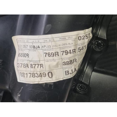 Panneau de porte avant droit RENAULT CLIO 5 PHASE 1 d’occasion