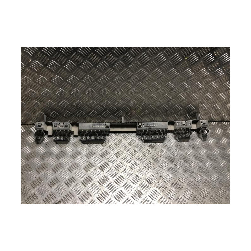 Support de pare chocs arriere RENAULT CLIO 5 PHASE 1 d’occasion