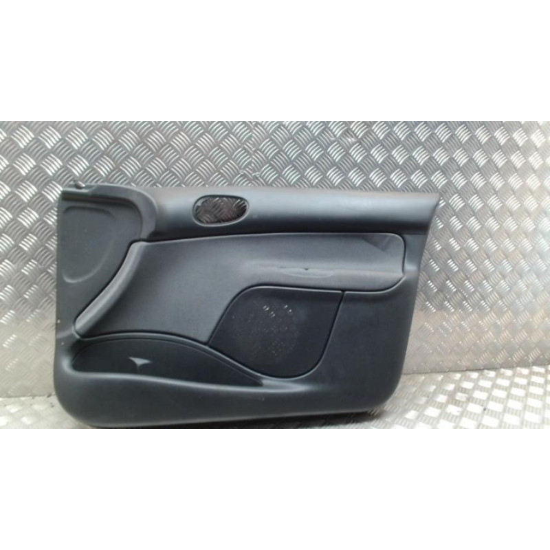 Panneau de porte avant droit PEUGEOT 206+ d’occasion