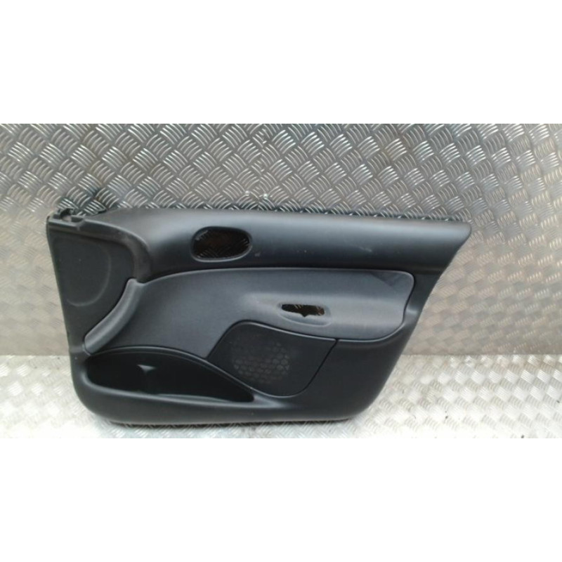 Panneau de porte avant droit PEUGEOT 206+ d’occasion