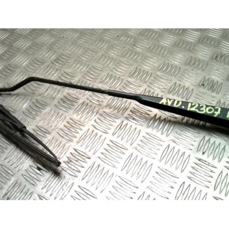 Bras essuie glace avant droit NISSAN MICRA 3 PHASE 3 d’occasion