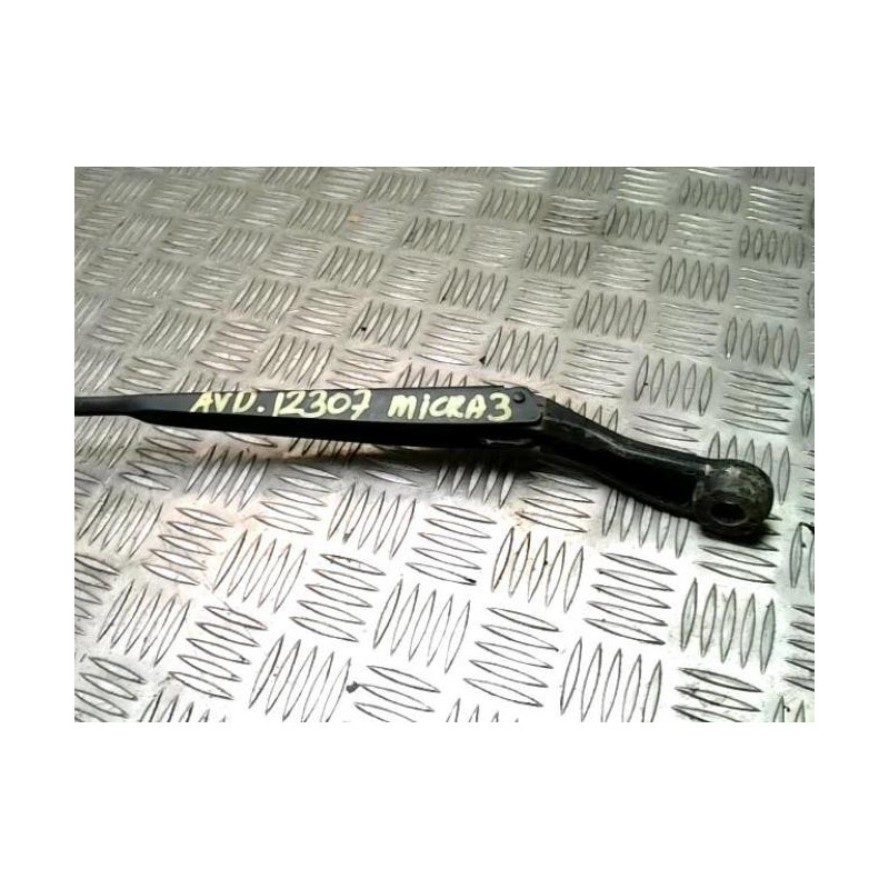 Bras essuie glace avant droit NISSAN MICRA 3 PHASE 3 d’occasion