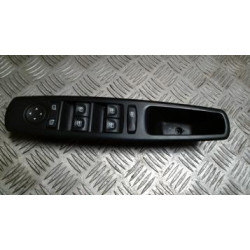 Interrupteur de leve vitre avant gauche RENAULT MEGANE 3 PHASE 1 BREAK d’occasion