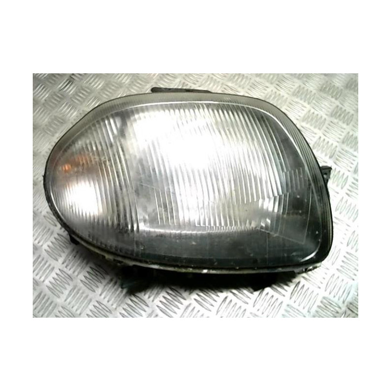 Optique avant principal droit (feux)(phare) RENAULT CLIO 2 PHASE 1 d’occasion