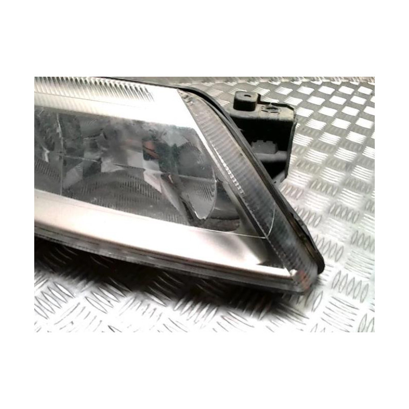 Optique avant principal droit (feux)(phare) RENAULT LAGUNA 2 PHASE 1 BREAK d’occasion