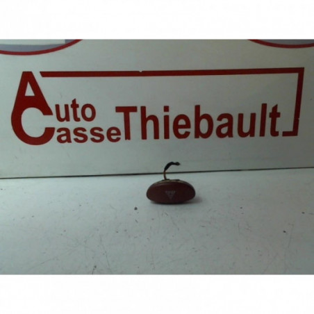 Bouton de warning PEUGEOT 206 PH1 BERLINE (2A/C/H/J) STE d’occasion