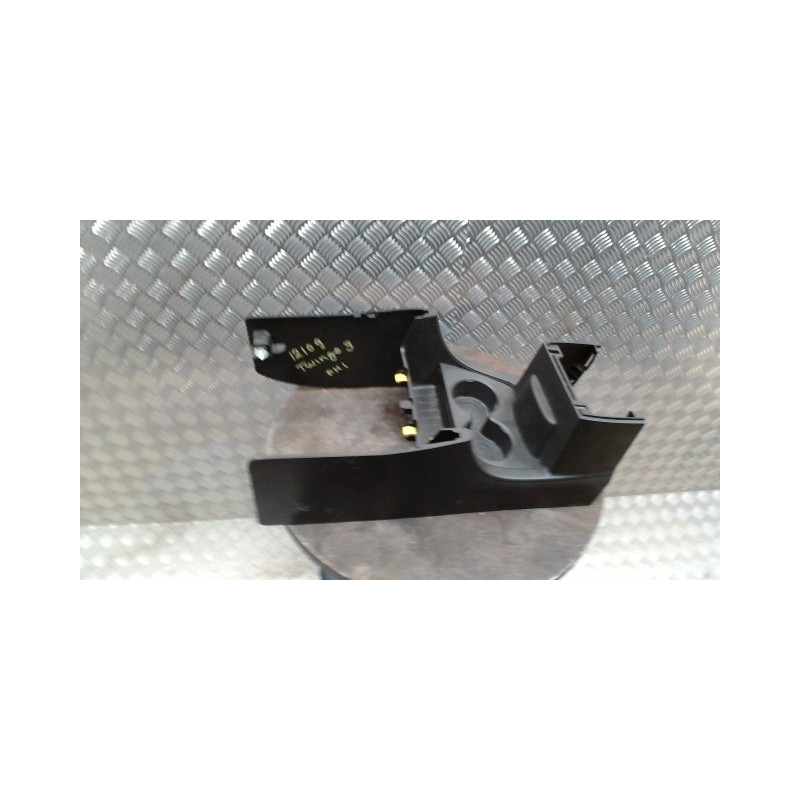 Console central (interieur plastique) RENAULT TWINGO 3 PHASE 1 d’occasion