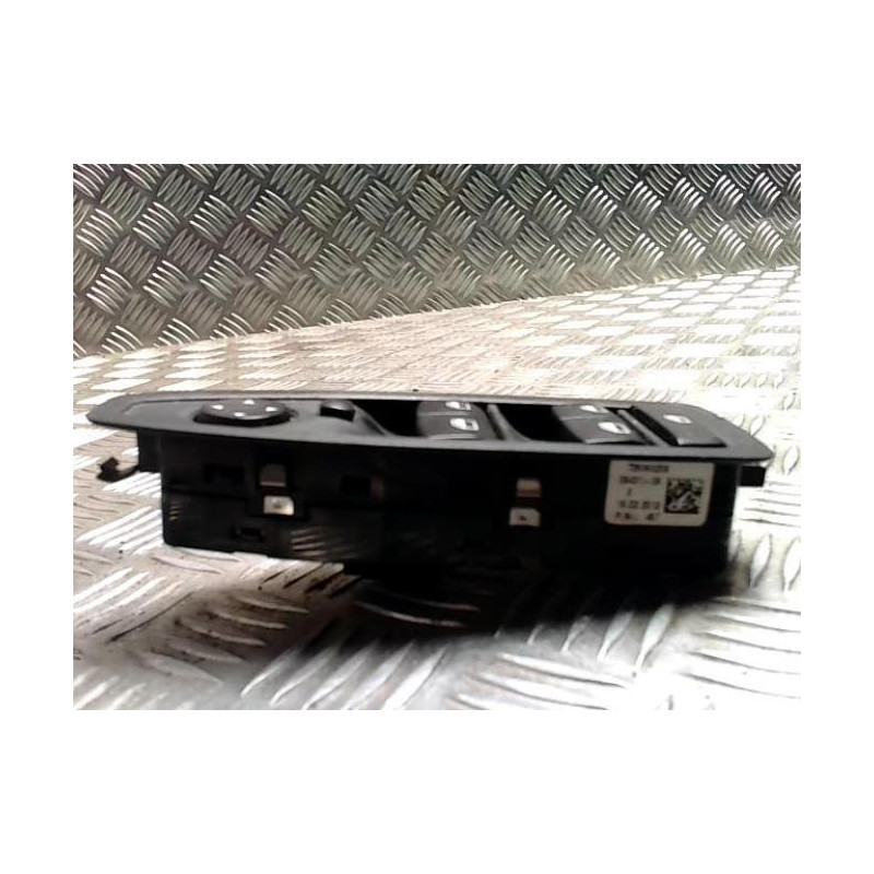 Interrupteur de leve vitre avant gauche BMW SERIE 1 F20 PHASE 1 d’occasion